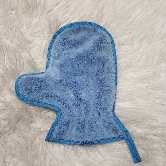 Norwex Dust Mitt - Picture 1 of 6